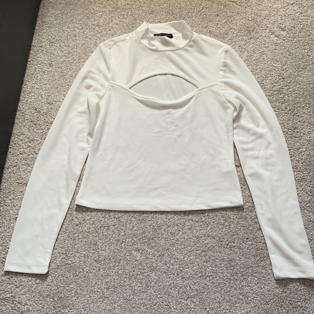 ✨Host Pick✨White cutout long sleeve blouse - Picture 2 of 5